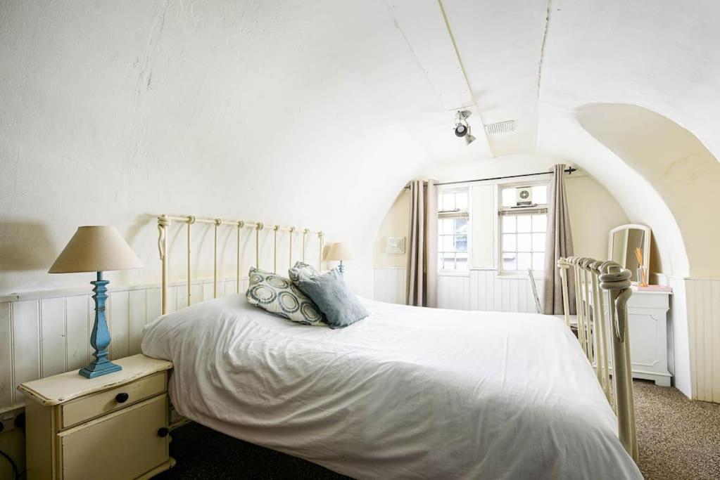 Unique 1 Bedroom Apartment-Bath Exteriér fotografie