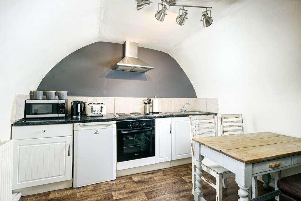 Unique 1 Bedroom Apartment-Bath Exteriér fotografie